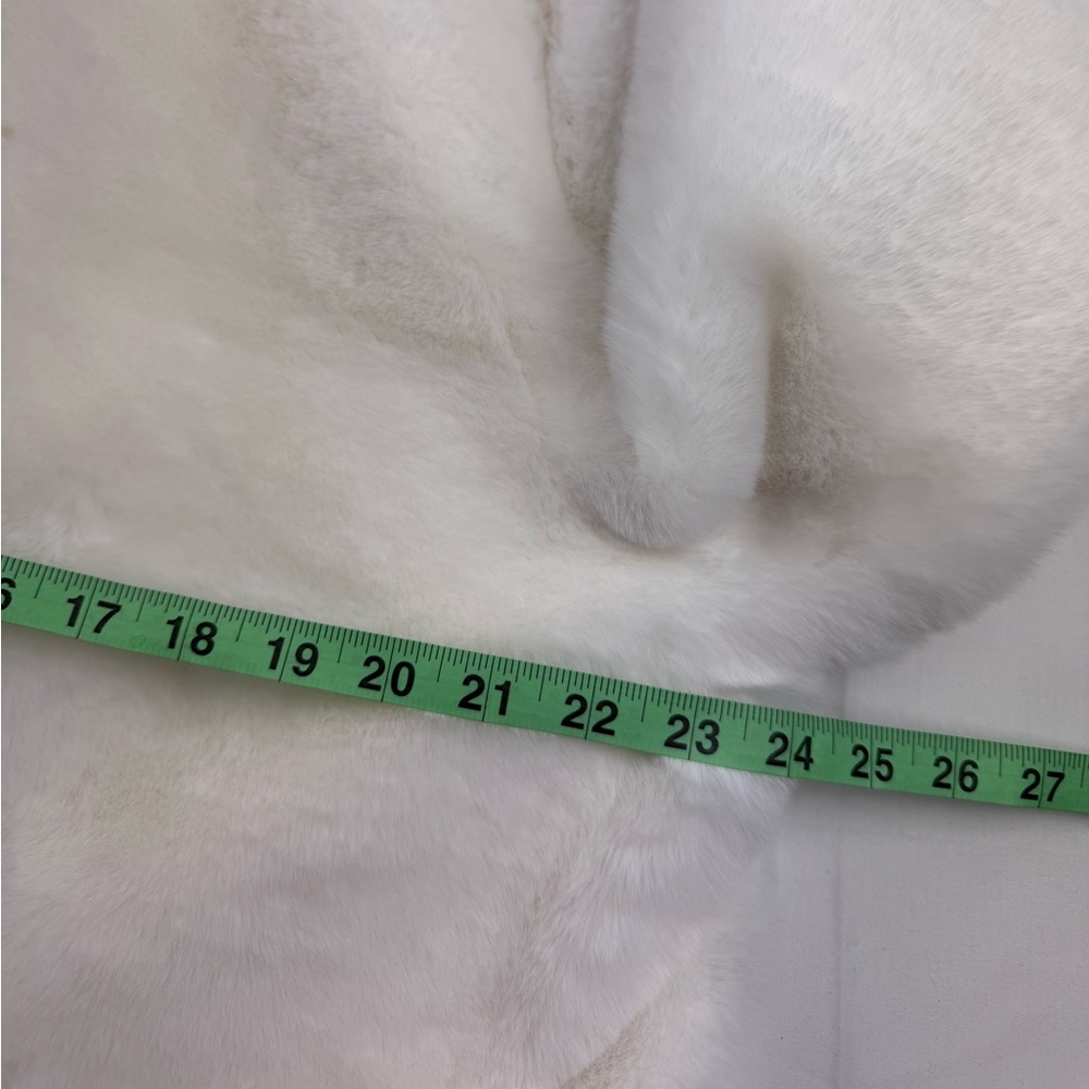 More To Come Elaine Faux Fur Coat in Winter White size Small - Picture 8 of 9